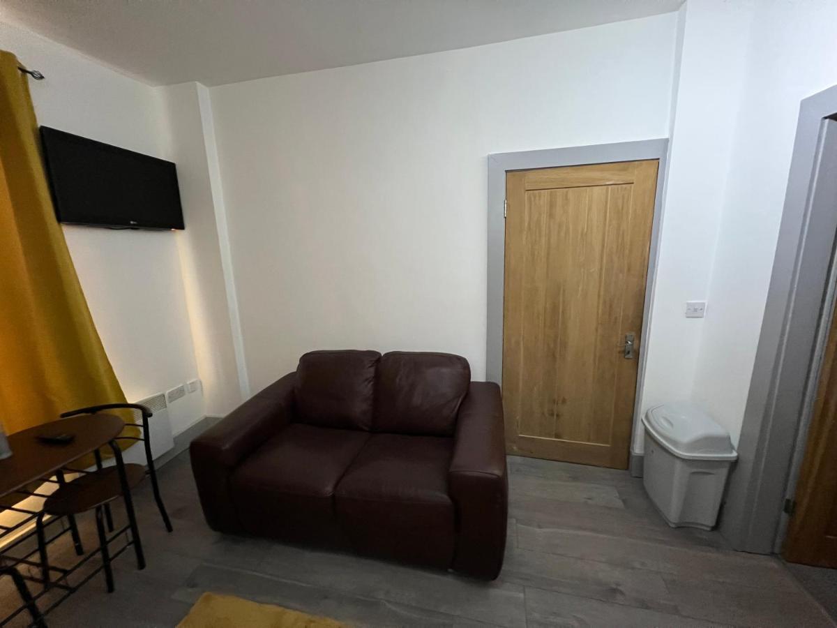 Ground Floor Two Bed Cairo Street Apartman Warrington Kültér fotó